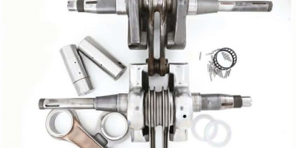 Why Is My 1979 Ducati GTS900 Leaking Oil from the Crank Case?